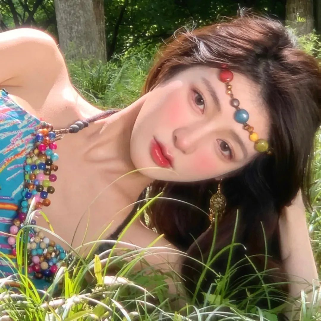 来自缠绕深海的生物 海报